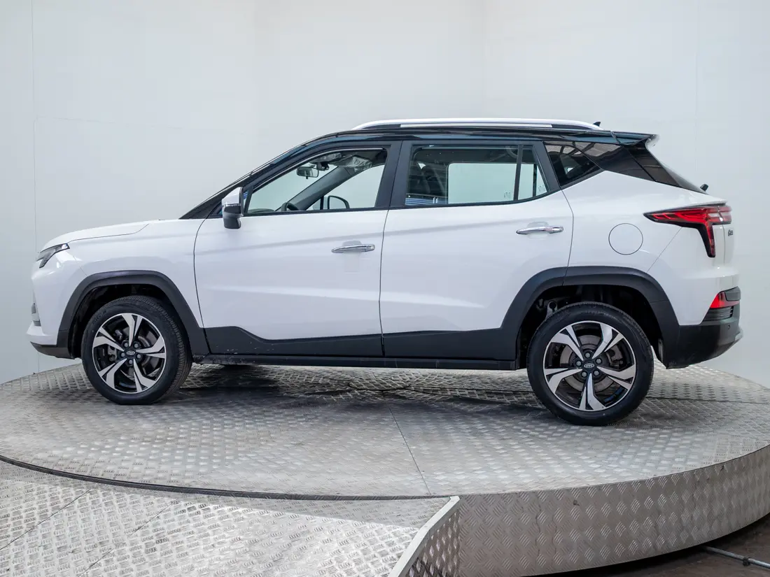 JAC Js4 — foto 3 de 18