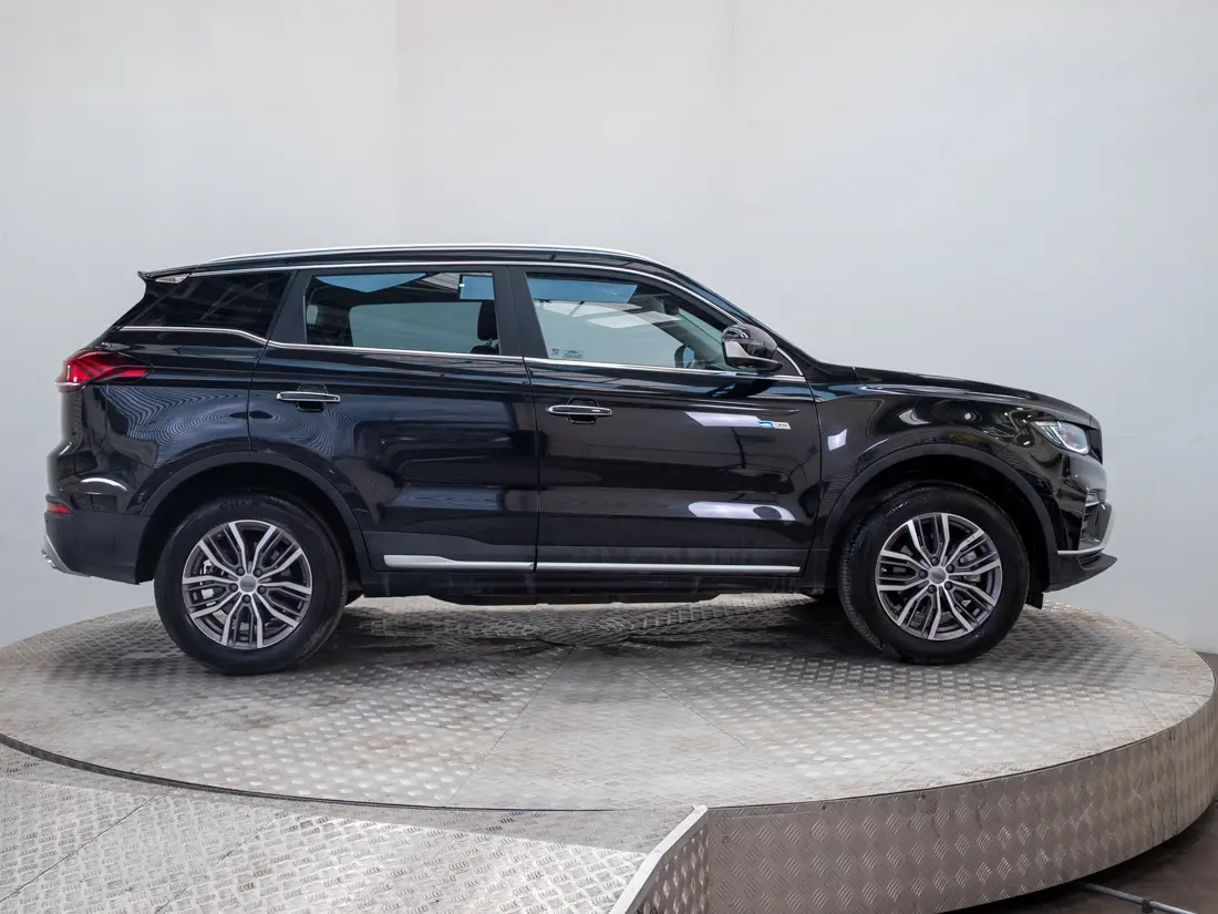 Geely Azkarra — foto 7 de 21