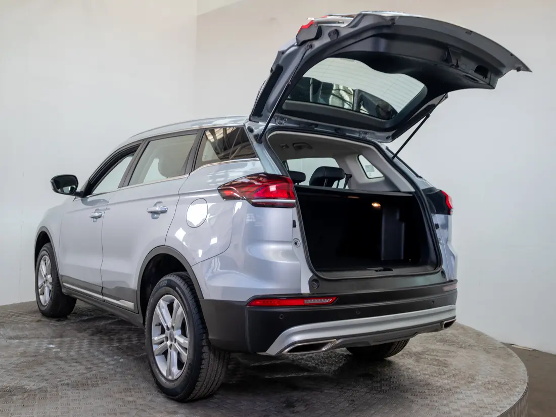 Geely Azkarra — foto 9 de 19