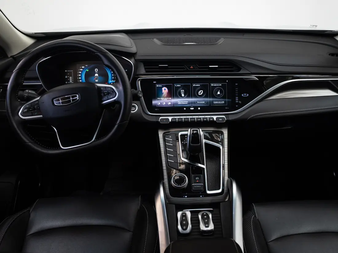 Geely Azkarra — foto 15 de 19