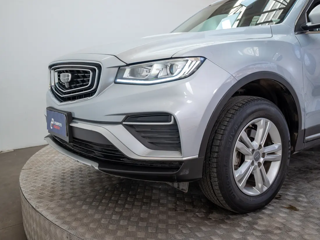 Geely Azkarra — foto 17 de 19