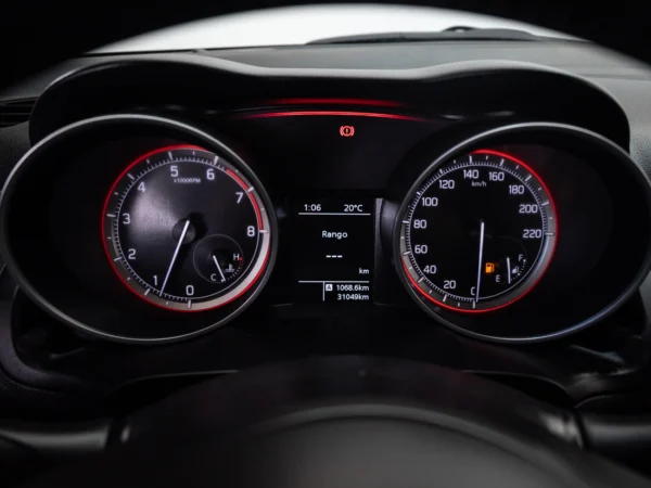 SUZUKI SWIFT 2024 usado — Pompeyo Carrasco — foto 12