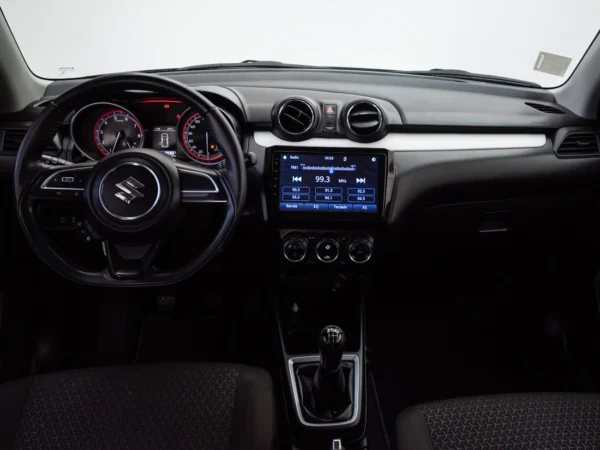SUZUKI SWIFT 2024 usado — Pompeyo Carrasco — foto 14