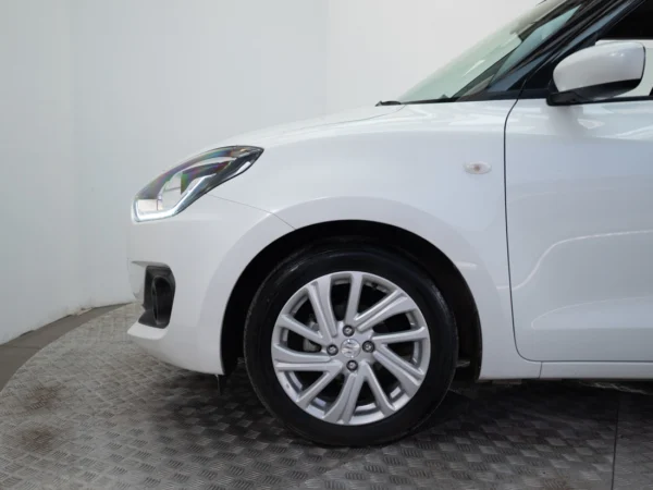SUZUKI SWIFT 2024 usado — Pompeyo Carrasco — foto 16