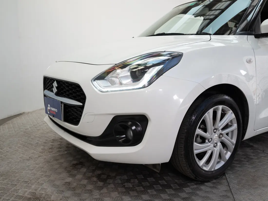 Suzuki Swift — foto 17 de 19
