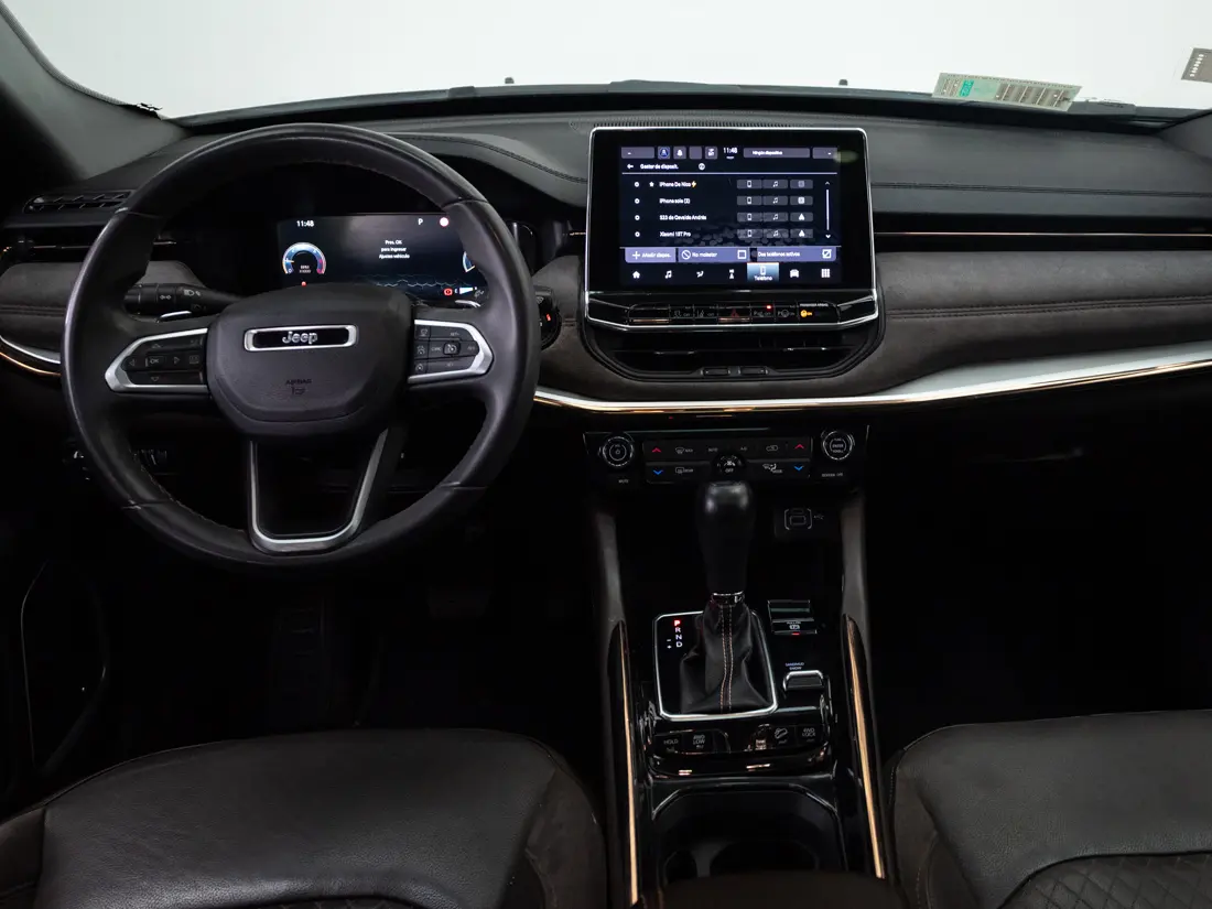 Jeep Commander — foto 15 de 19