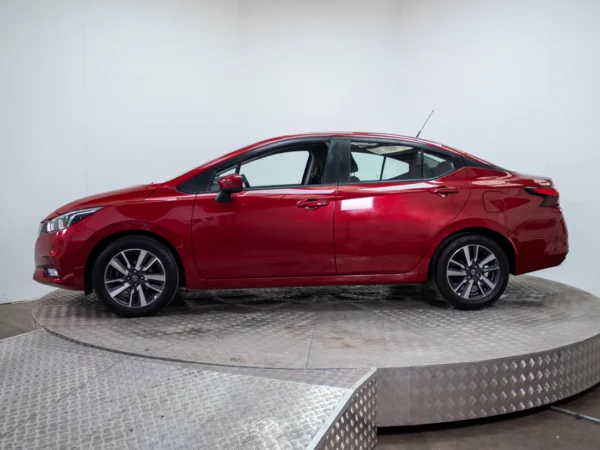 NISSAN VERSA 2023 usado — Pompeyo Carrasco — foto 4