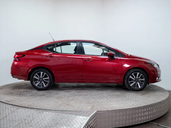 NISSAN VERSA 2023 usado — Pompeyo Carrasco — foto 8