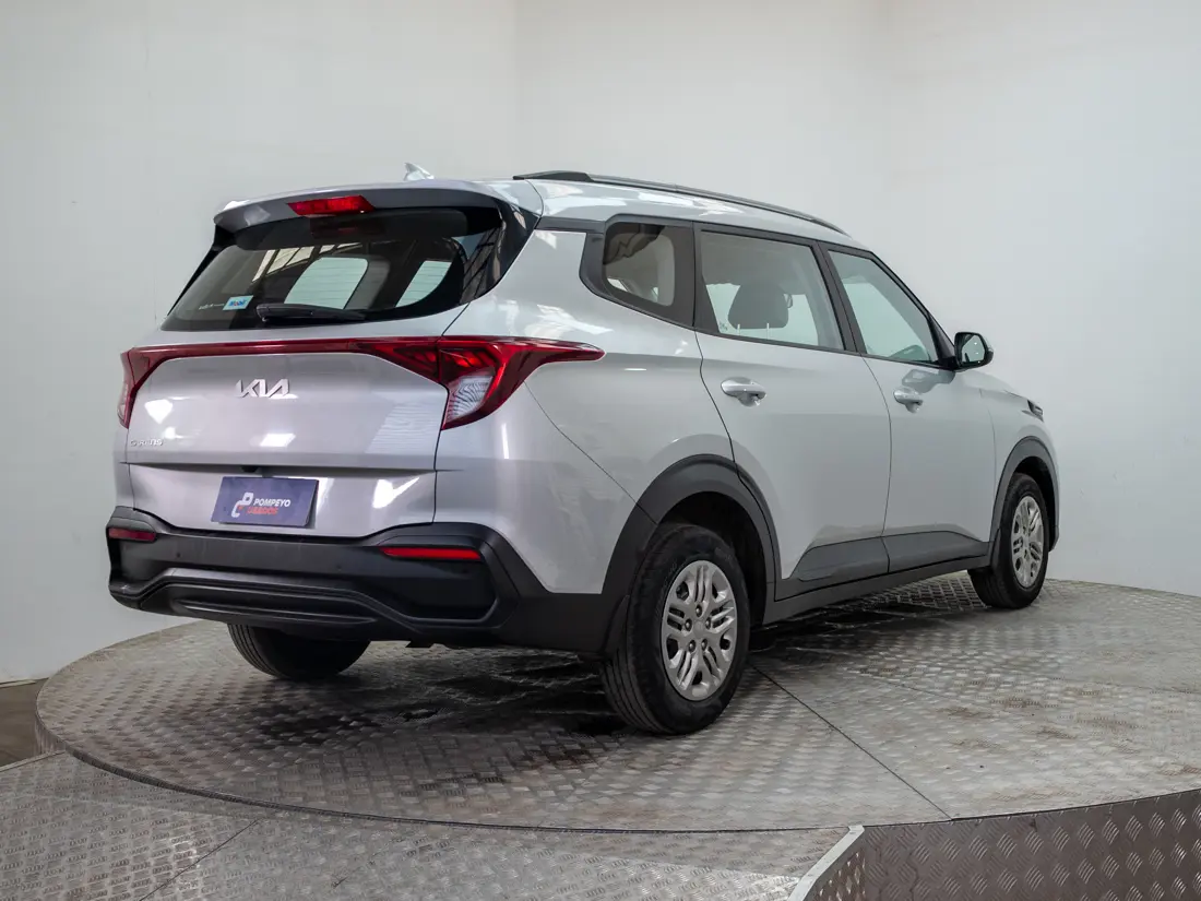 KIA Carens — foto 6 de 18