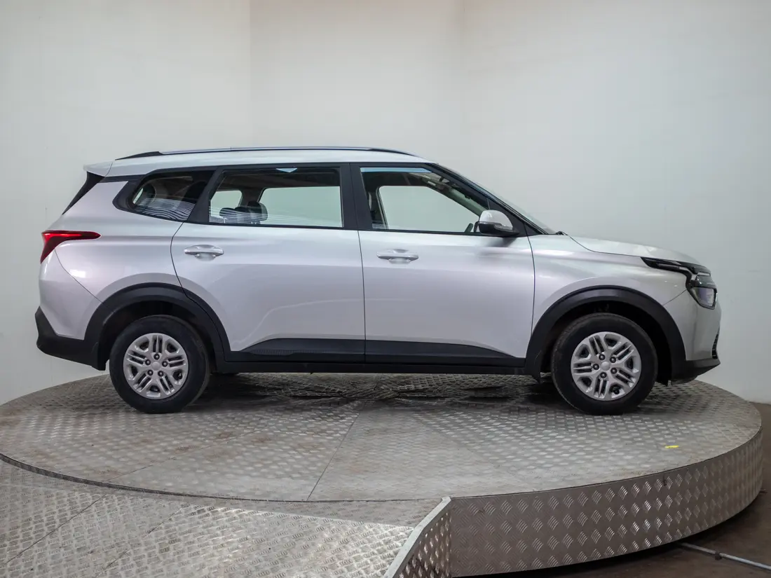 KIA Carens — foto 7 de 18