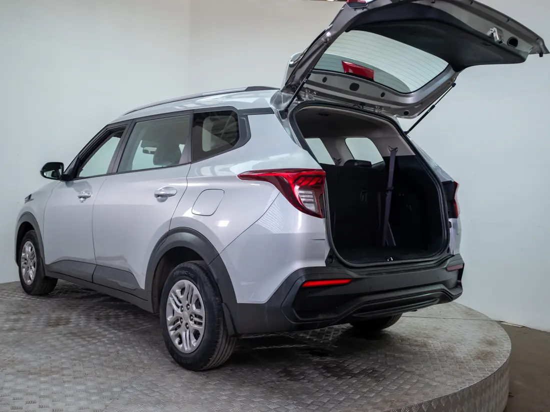 KIA Carens — foto 9 de 18