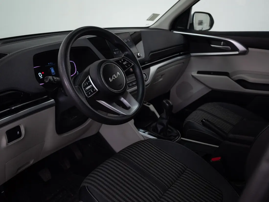 KIA Carens — foto 10 de 18
