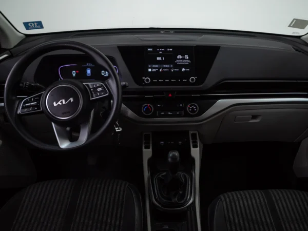 Kia CARENS 2023 usado — Pompeyo Carrasco — foto 14