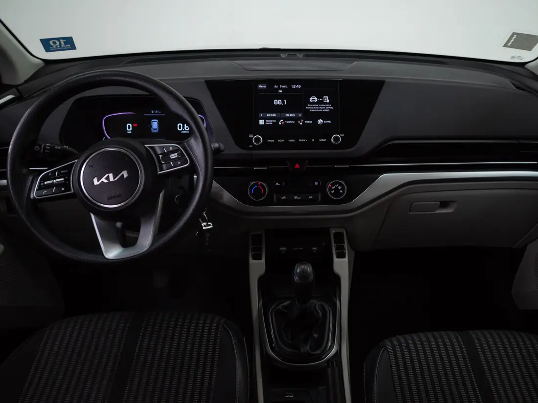 KIA Carens — foto 14 de 18