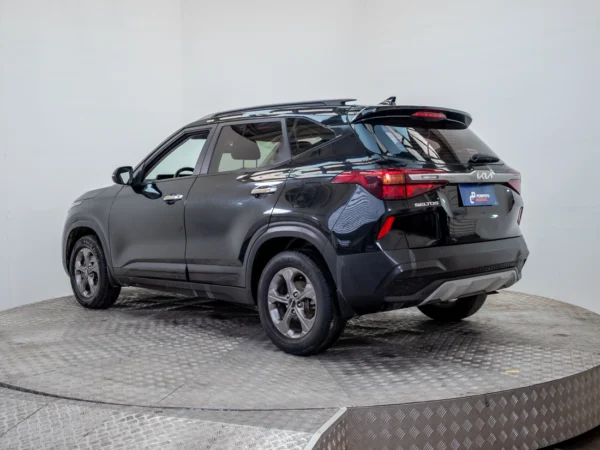 Kia SELTOS 2023 usado — Pompeyo Carrasco — foto 4