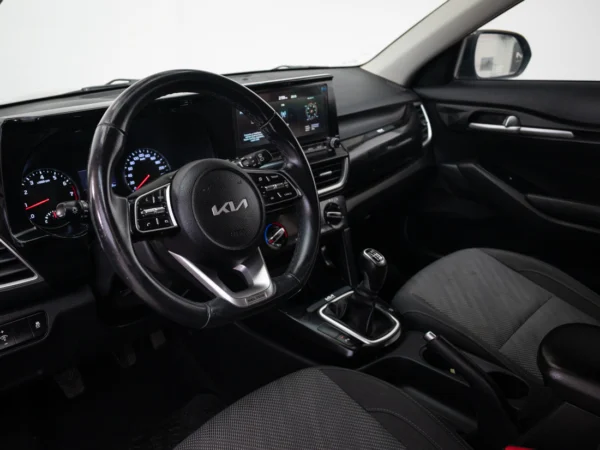 Kia SELTOS 2023 usado — Pompeyo Carrasco — foto 10