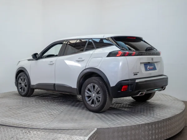 Peugeot NEW 2008 2023 usado — Pompeyo Carrasco — foto 4