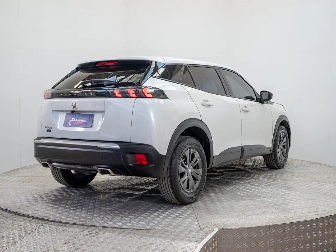 Peugeot New 2008 — foto 6 de 18