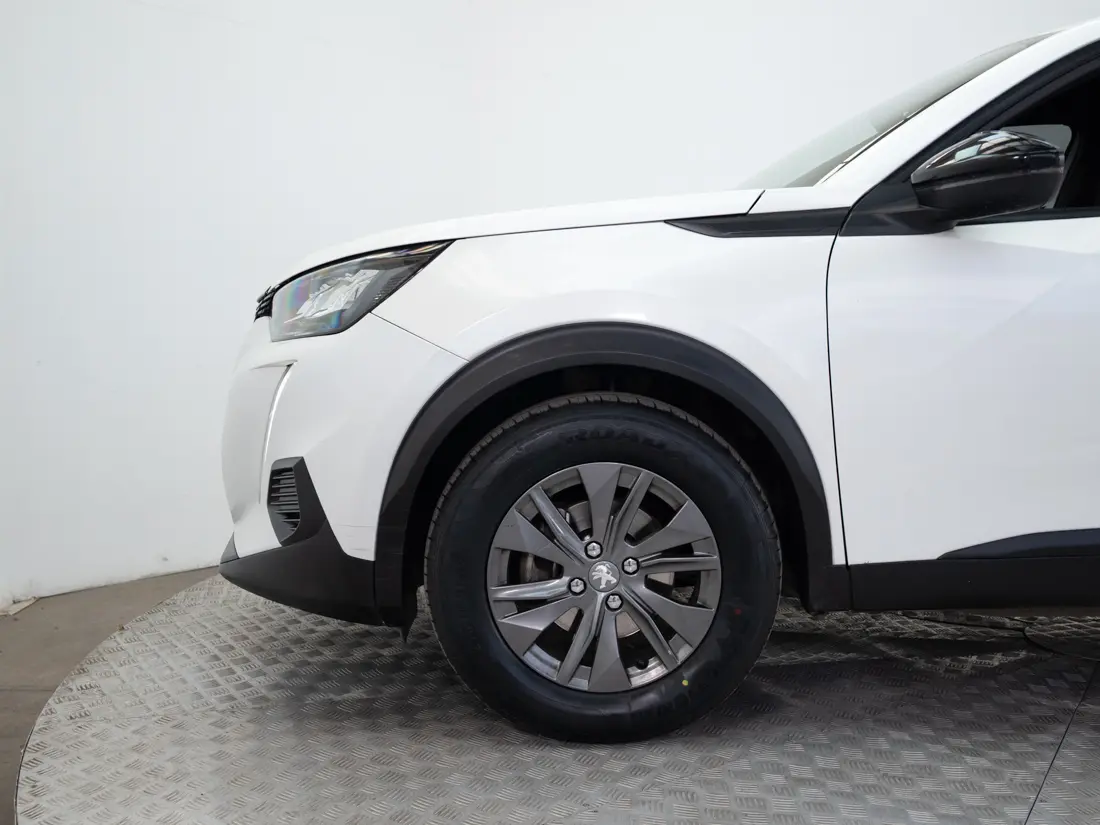 Peugeot New 2008 — foto 16 de 18
