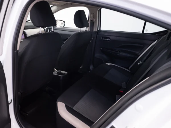 NISSAN VERSA 2023 usado — Pompeyo Carrasco — foto 13