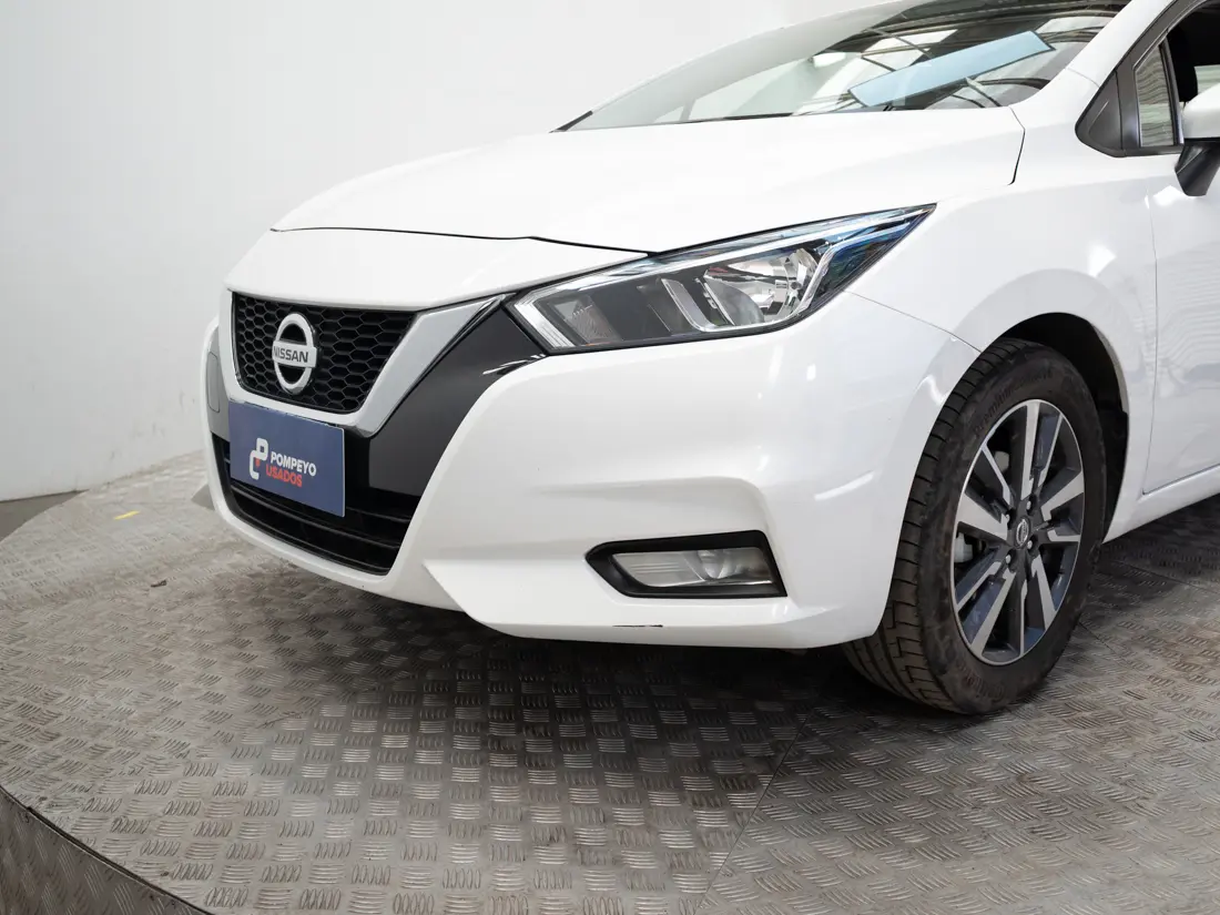 Nissan Versa — foto 17 de 19