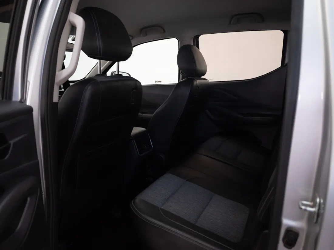 Peugeot Landtrek — foto 12 de 17