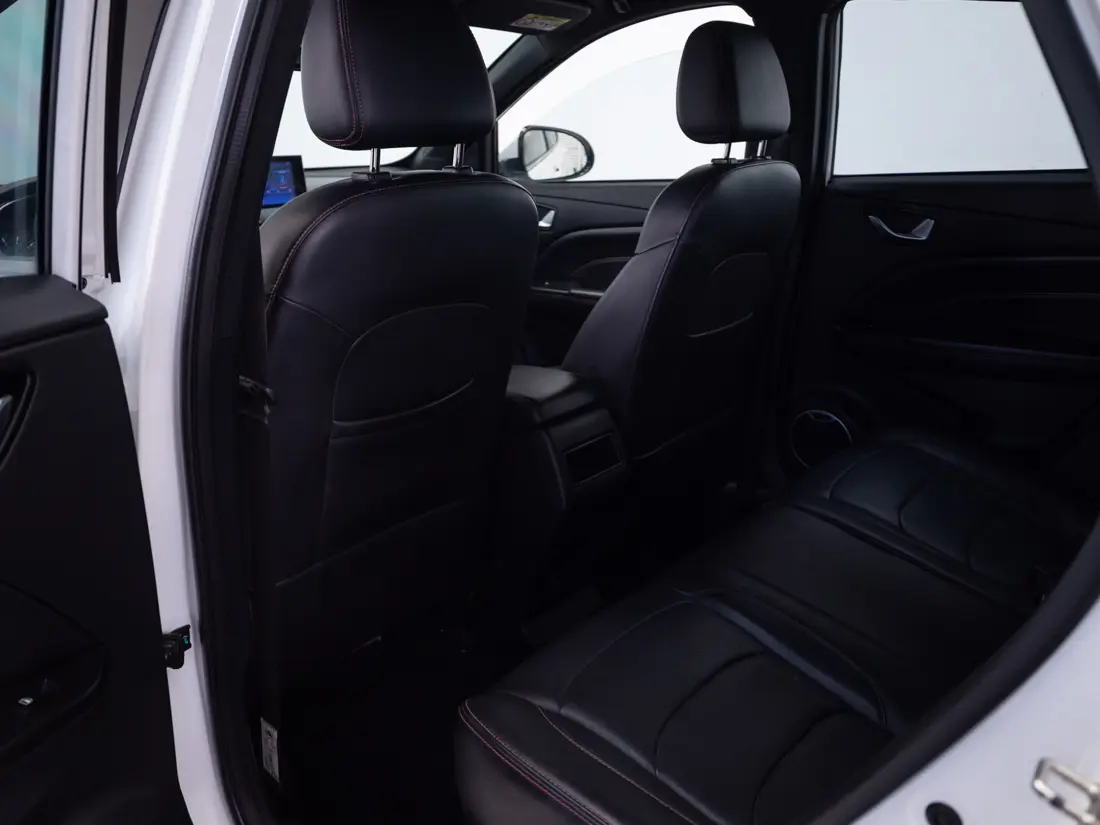 DFSK Suv500 — foto 13 de 18