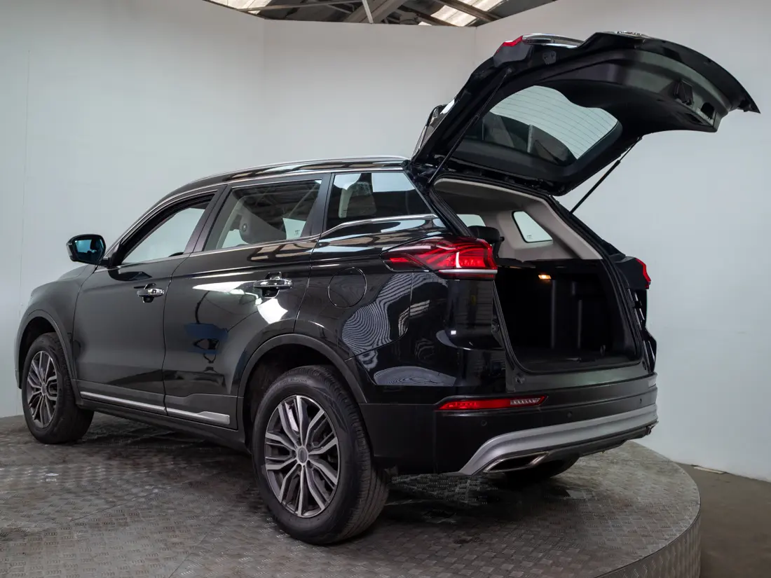 Geely Azkarra — foto 9 de 19