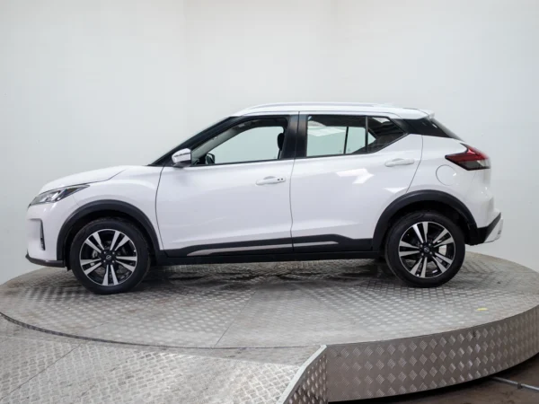 NISSAN KICKS 2023 usado — Pompeyo Carrasco — foto 3