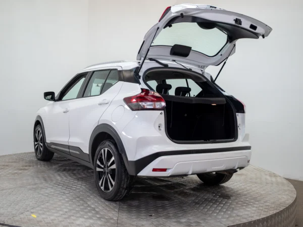 NISSAN KICKS 2023 usado — Pompeyo Carrasco — foto 9