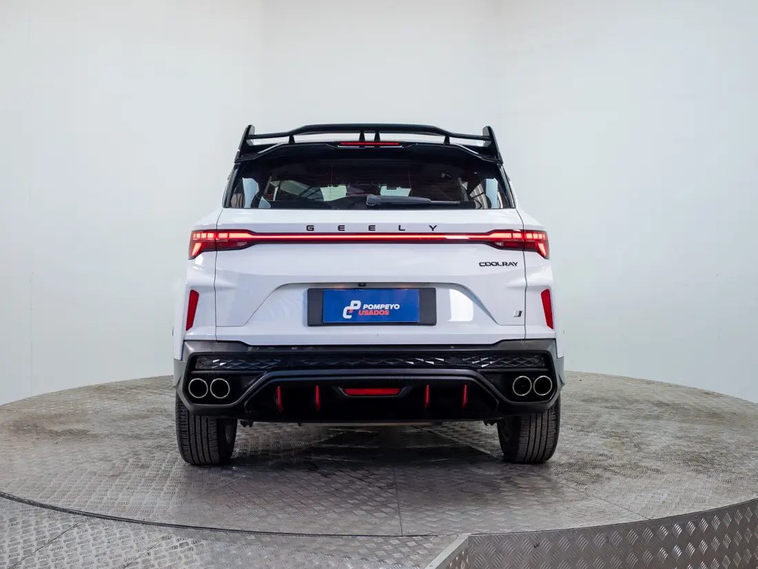 Geely Coolray — foto 5 de 18