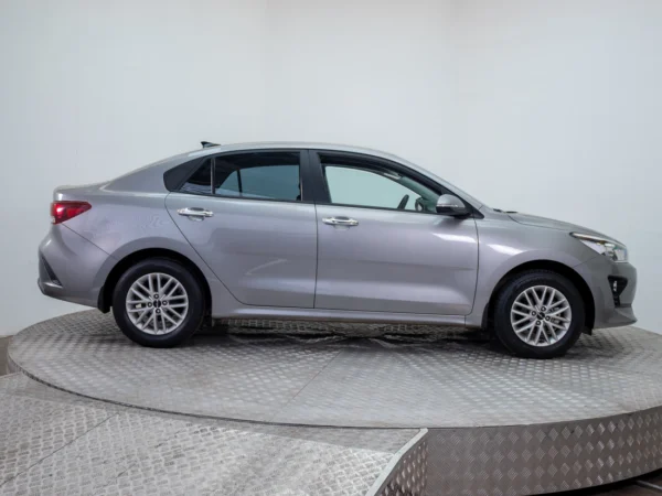 Kia RIO 4 2023 usado — Pompeyo Carrasco — foto 7