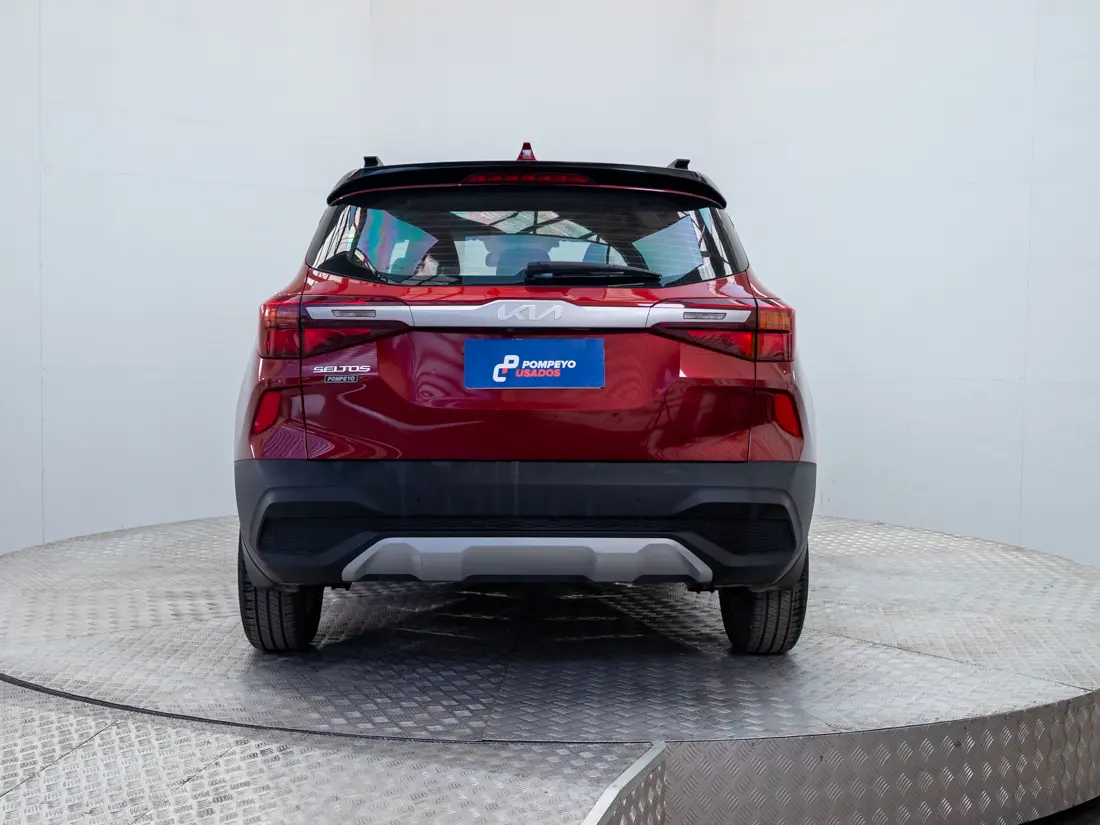 KIA Seltos — foto 5 de 18