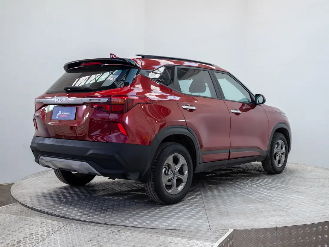 KIA Seltos — foto 6 de 18