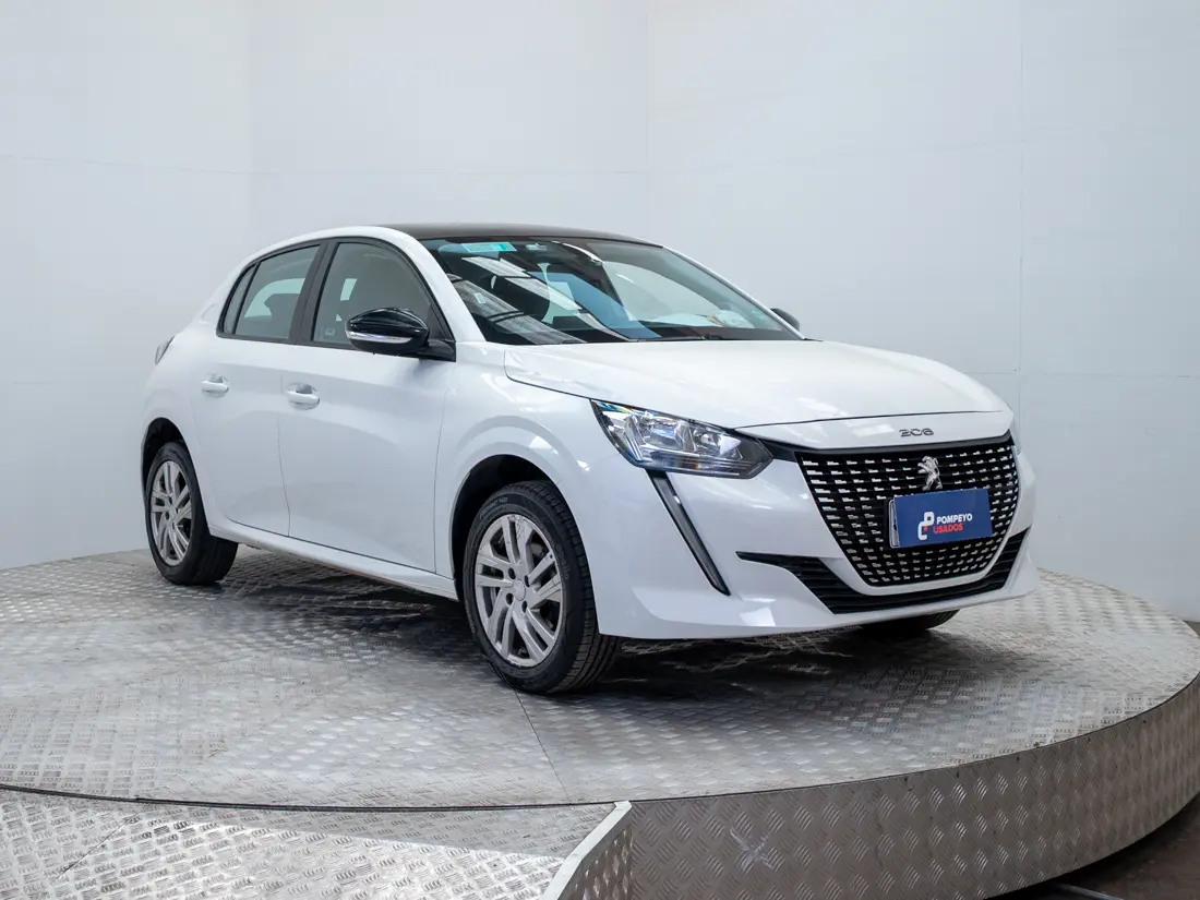 Peugeot 208 — foto 8 de 19