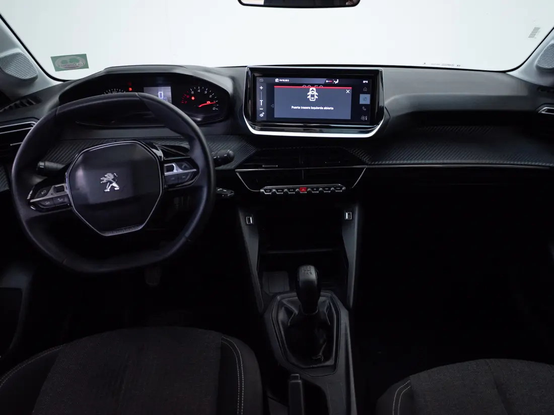 Peugeot 208 — foto 14 de 19
