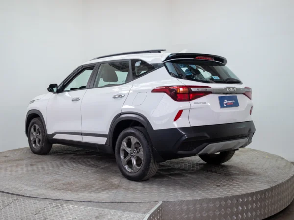 Kia SELTOS 2023 usado — Pompeyo Carrasco — foto 4