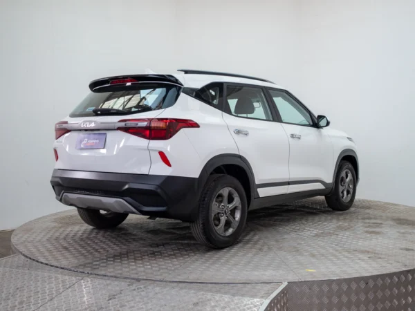 Kia SELTOS 2023 usado — Pompeyo Carrasco — foto 6
