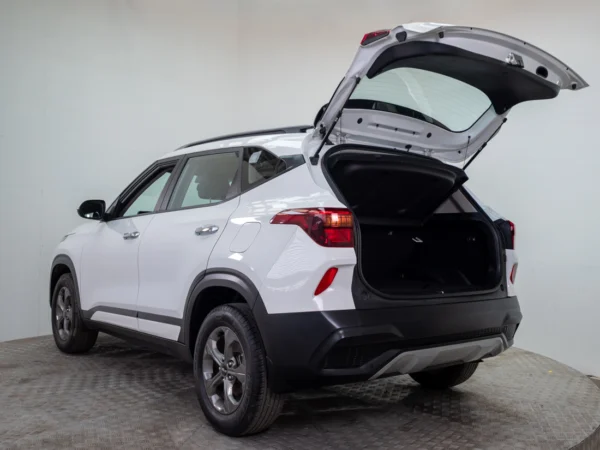 Kia SELTOS 2023 usado — Pompeyo Carrasco — foto 9