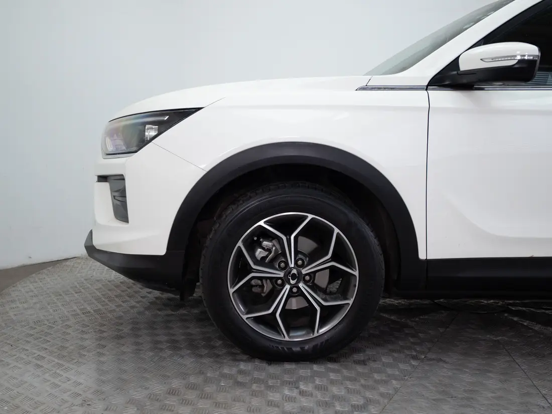 SsangYong New Korando — foto 16 de 18