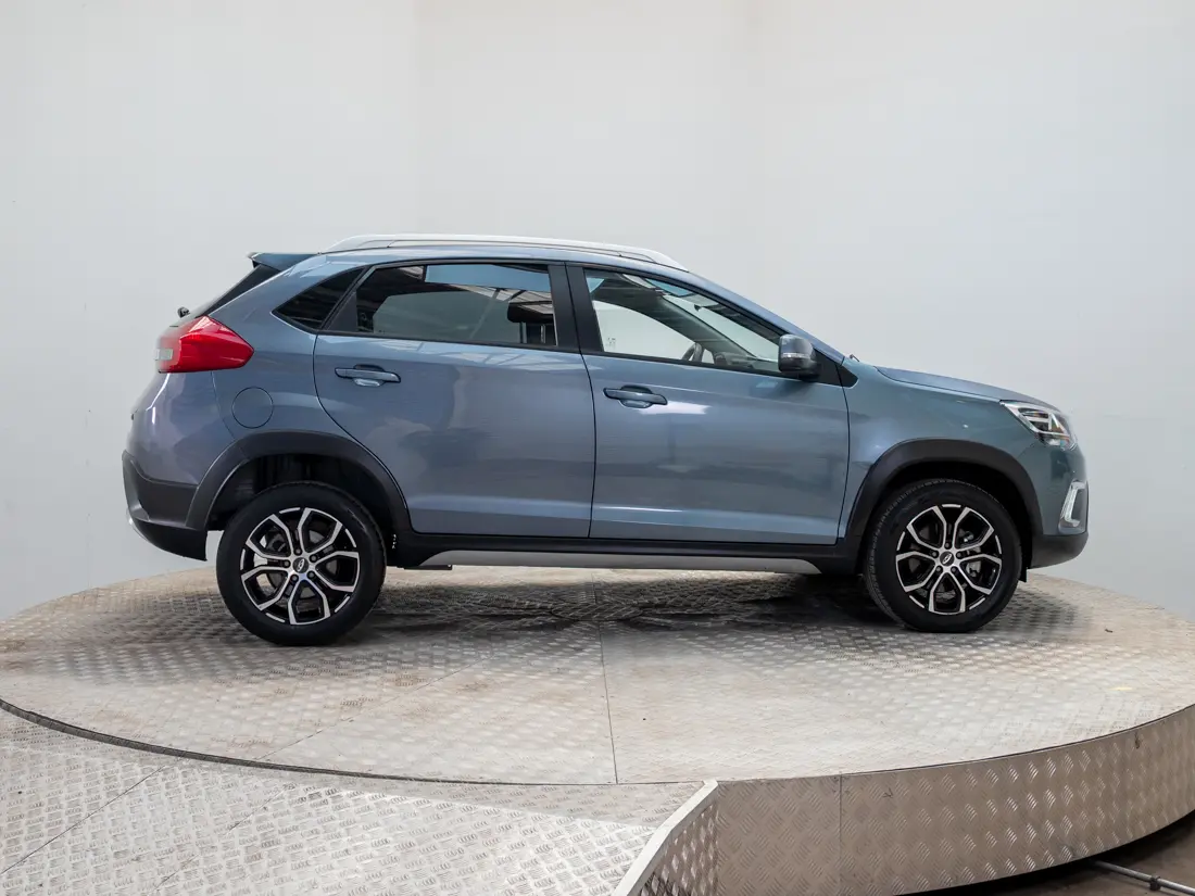 Chery Tiggo 2 — foto 7 de 19