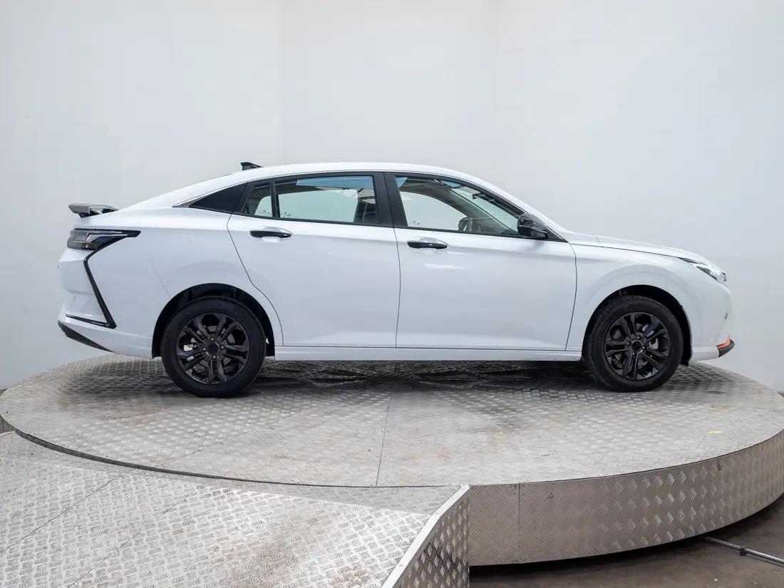 DONGFENG AEOLUS Y3 1.5 LUXURY 4X2 AT 4P 2024