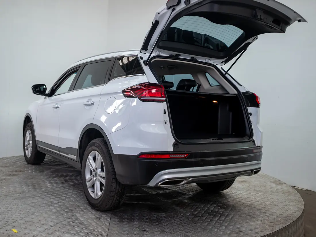 Geely Azkarra — foto 9 de 19
