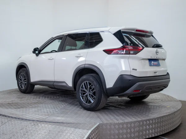 NISSAN X-TRAIL 2024 usado — Pompeyo Carrasco — foto 4