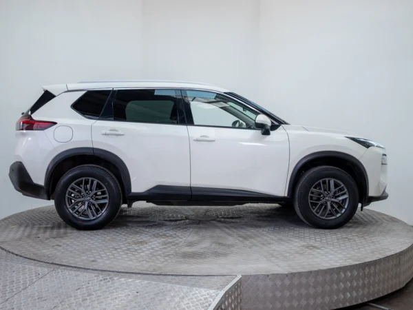 NISSAN X-TRAIL 2024 usado — Pompeyo Carrasco — foto 7