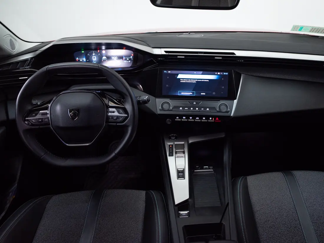 Peugeot 308 — foto 14 de 19