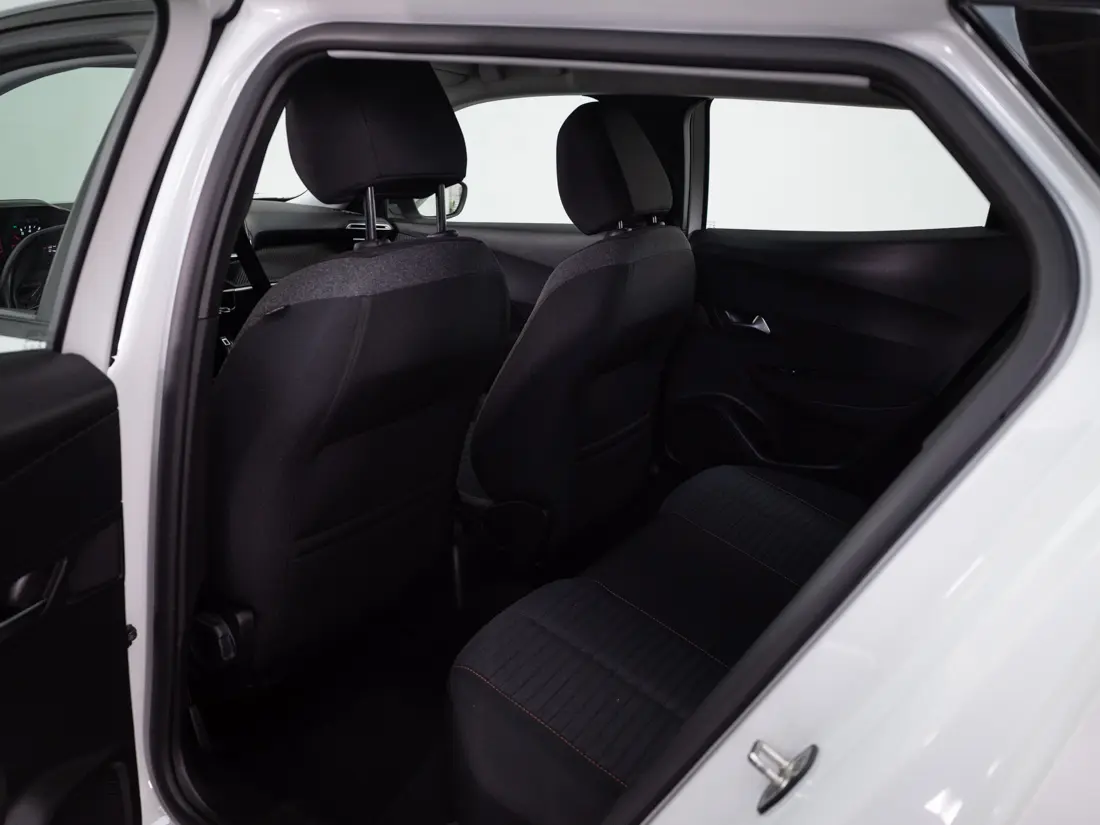 Peugeot Nuevo 2008 — foto 13 de 18