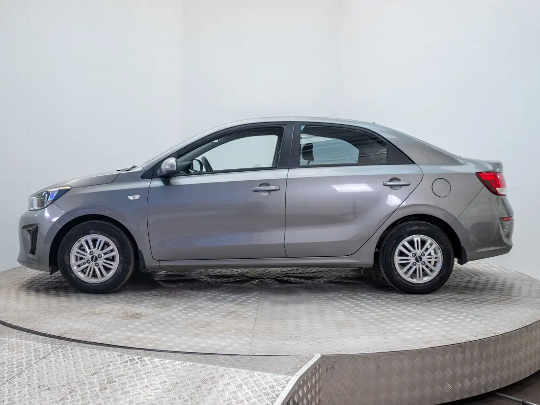 KIA Soluto — foto 4 de 19