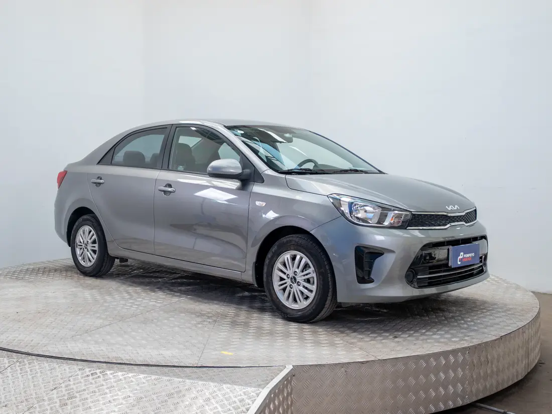 KIA Soluto — foto 9 de 19