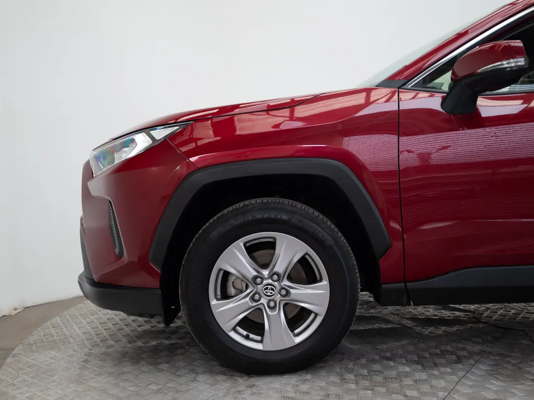 Toyota RAV4 — foto 16 de 19